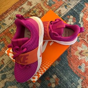 NIB Nike Renew In-Season TR 9 Fire Pink Comfort Sneakers 6.5 US